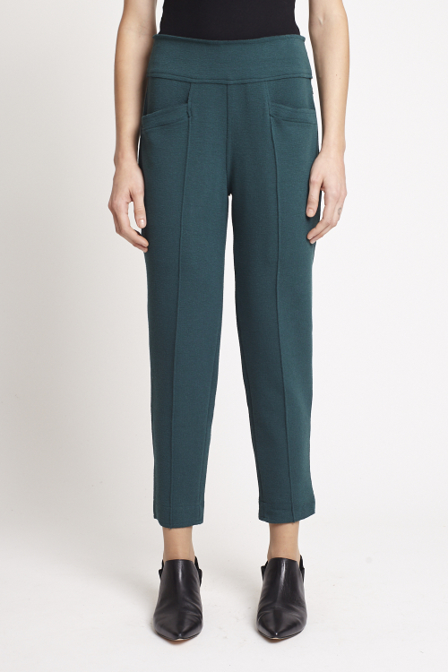 Calça Bouclê Bolso Embutido Lapela 