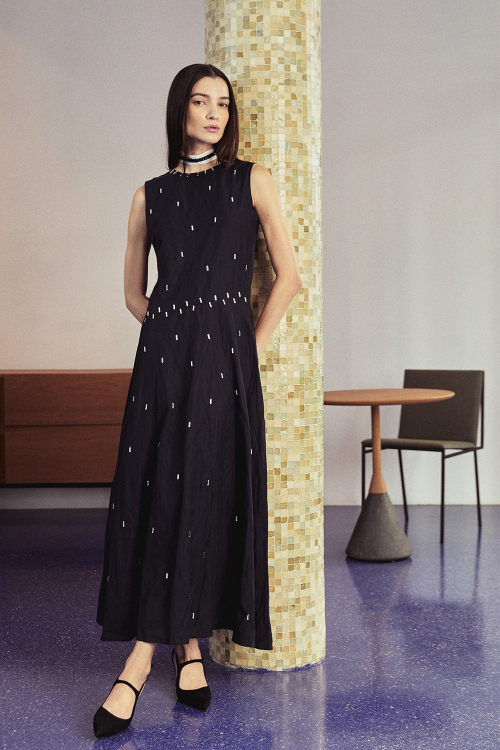 vestido viscose metal bordado